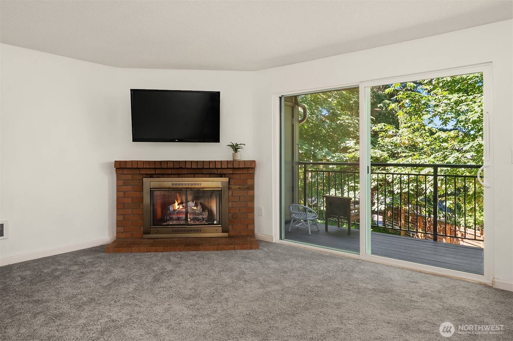 Kirkland, WA 98034,12723 NE 116th ST #G204