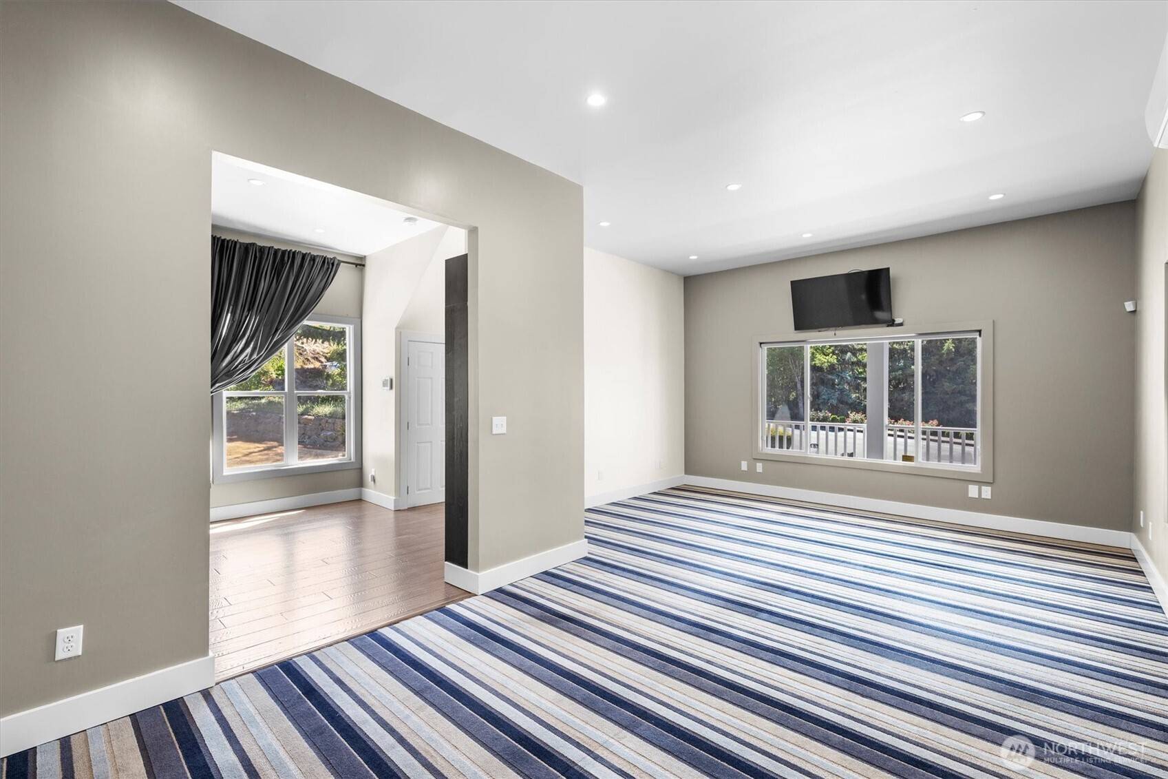 Kalama, WA 98625,160 S 1st ST