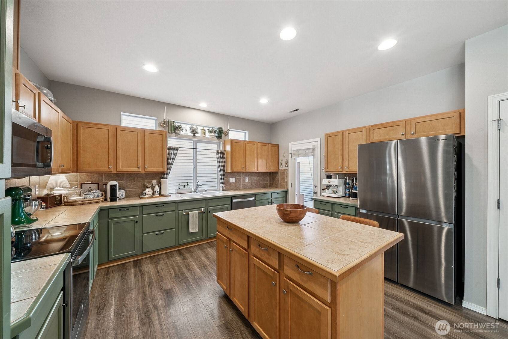 Auburn, WA 98092,6499 Francis LOOP SE