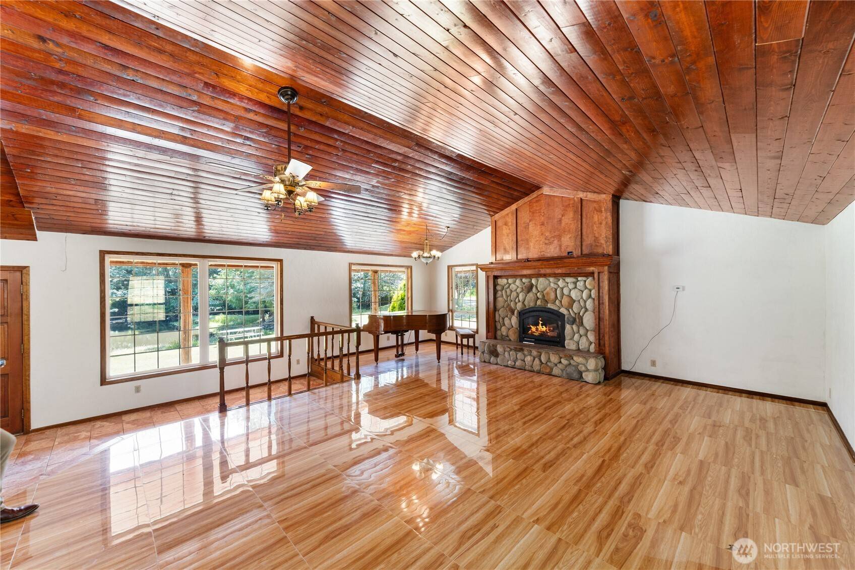 Mount Vernon, WA 98274,17527 Little Mountain Place