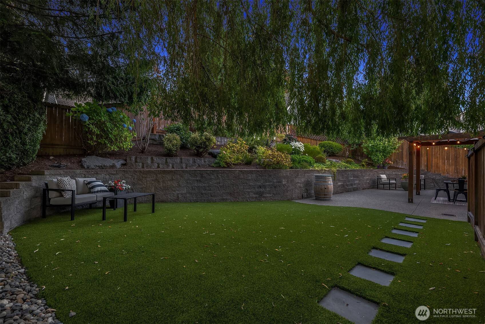 Edmonds, WA 98026,8718 200th ST SW