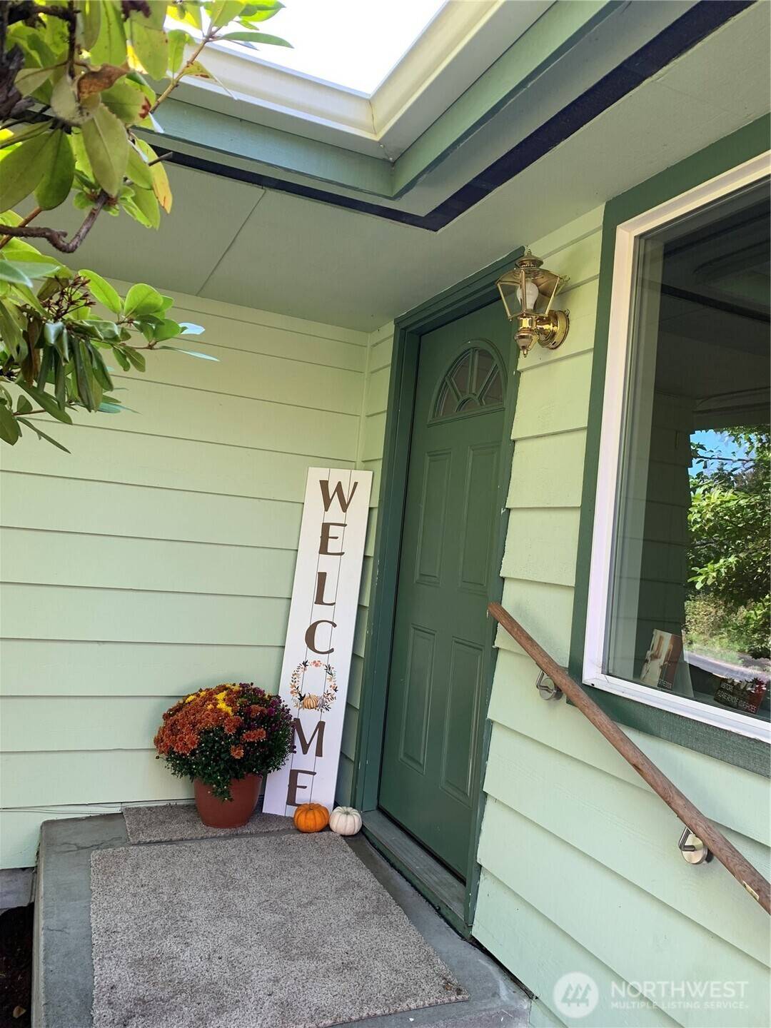 Vashon, WA 98070,10211 SW Bank Road #A & B