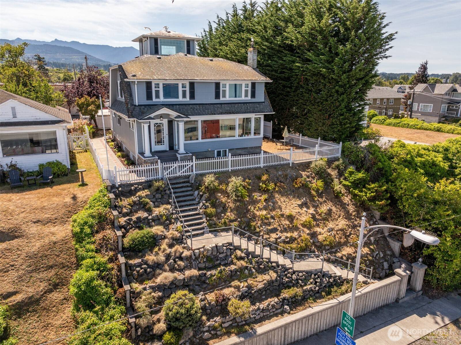Port Angeles, WA 98362,410 E Front ST