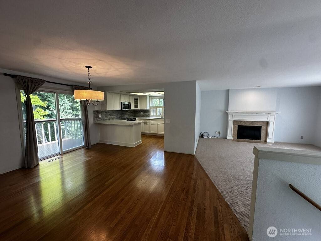 Sammamish, WA 98074,20526 NE 43rd ST