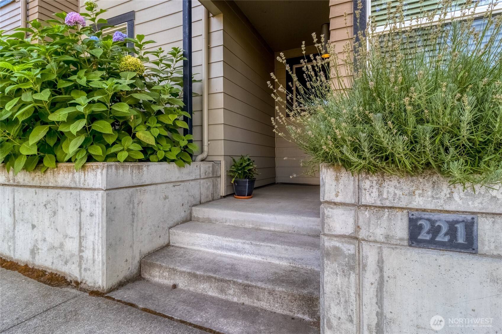 Walla Walla, WA 99362,221 W Sumach ST