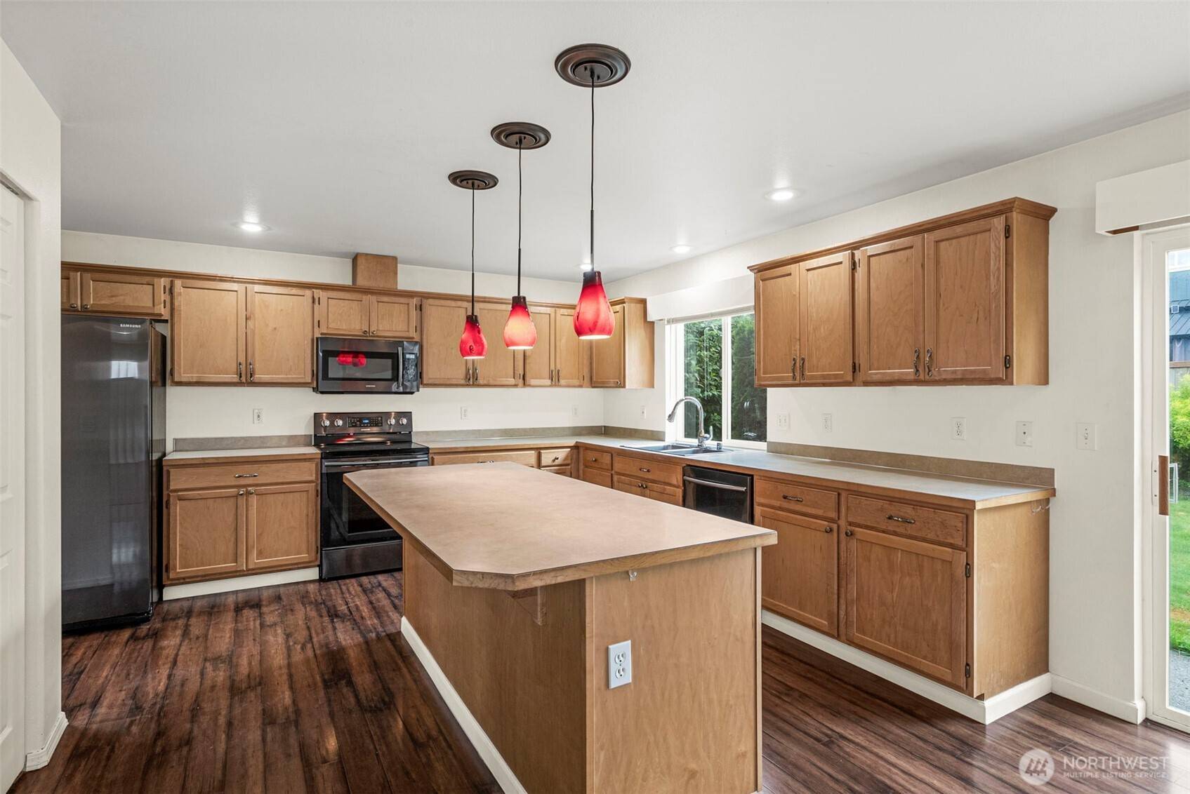 Puyallup, WA 98375,19011 89th AVE E