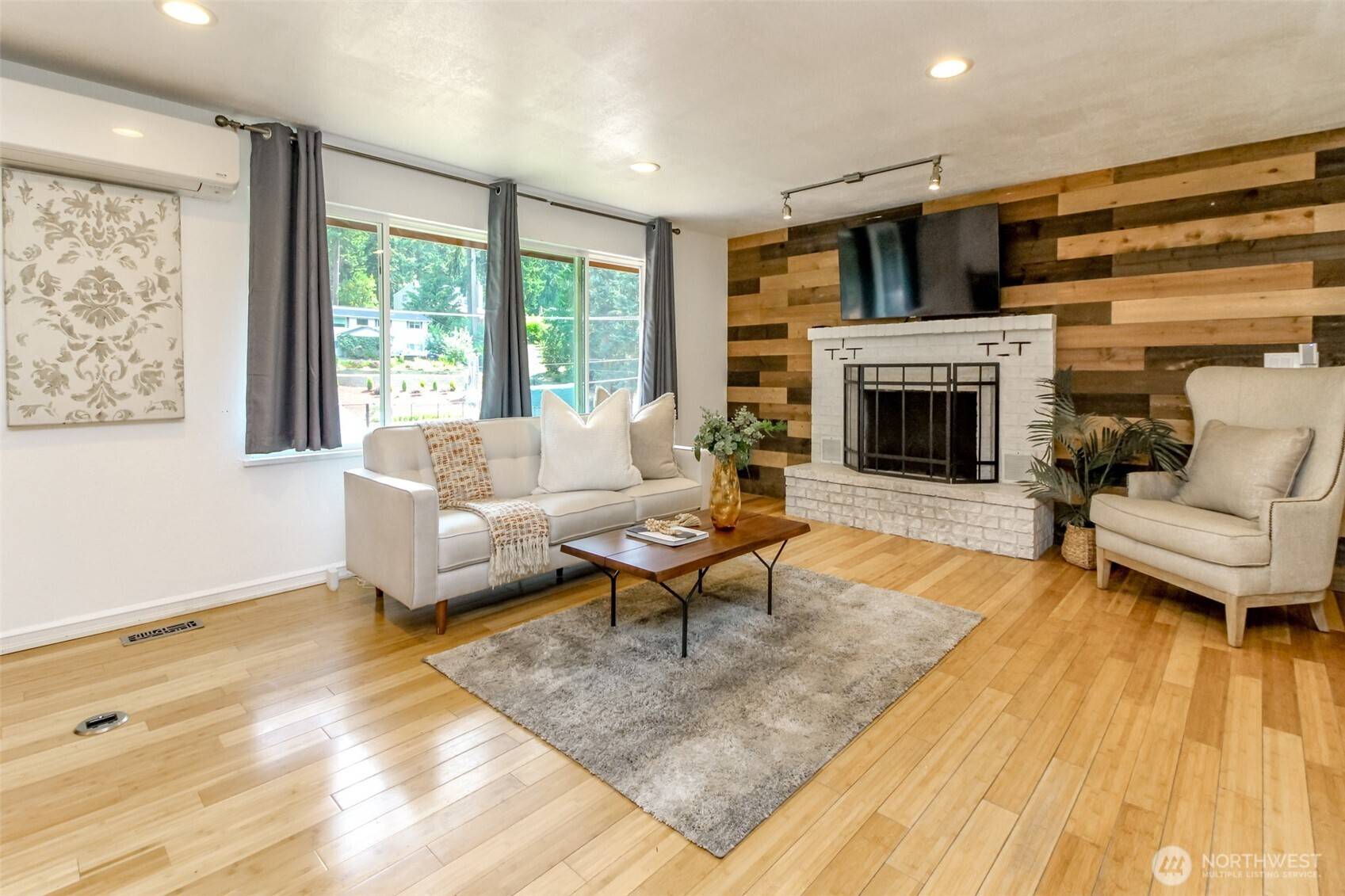 Lake Tapps, WA 98391,3510 W Tapps DR E