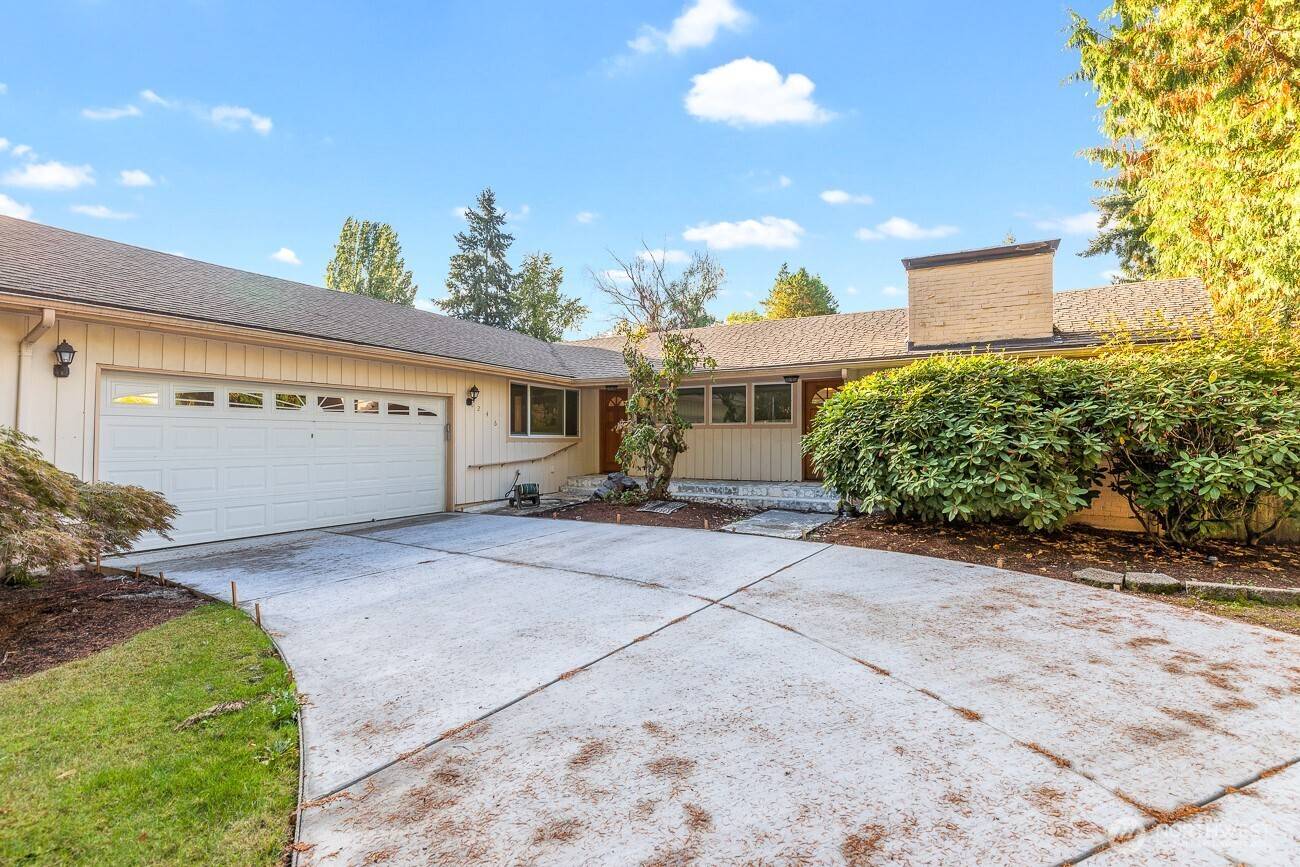 Mercer Island, WA 98040,8246 SE 72nd ST