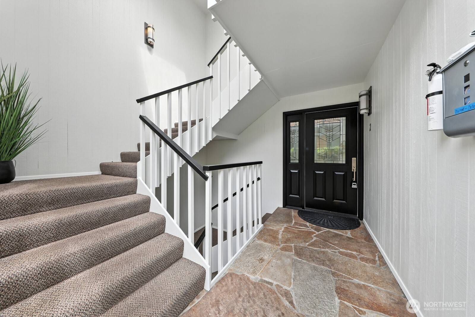 Seattle, WA 98199,2308 W Wheeler ST #2