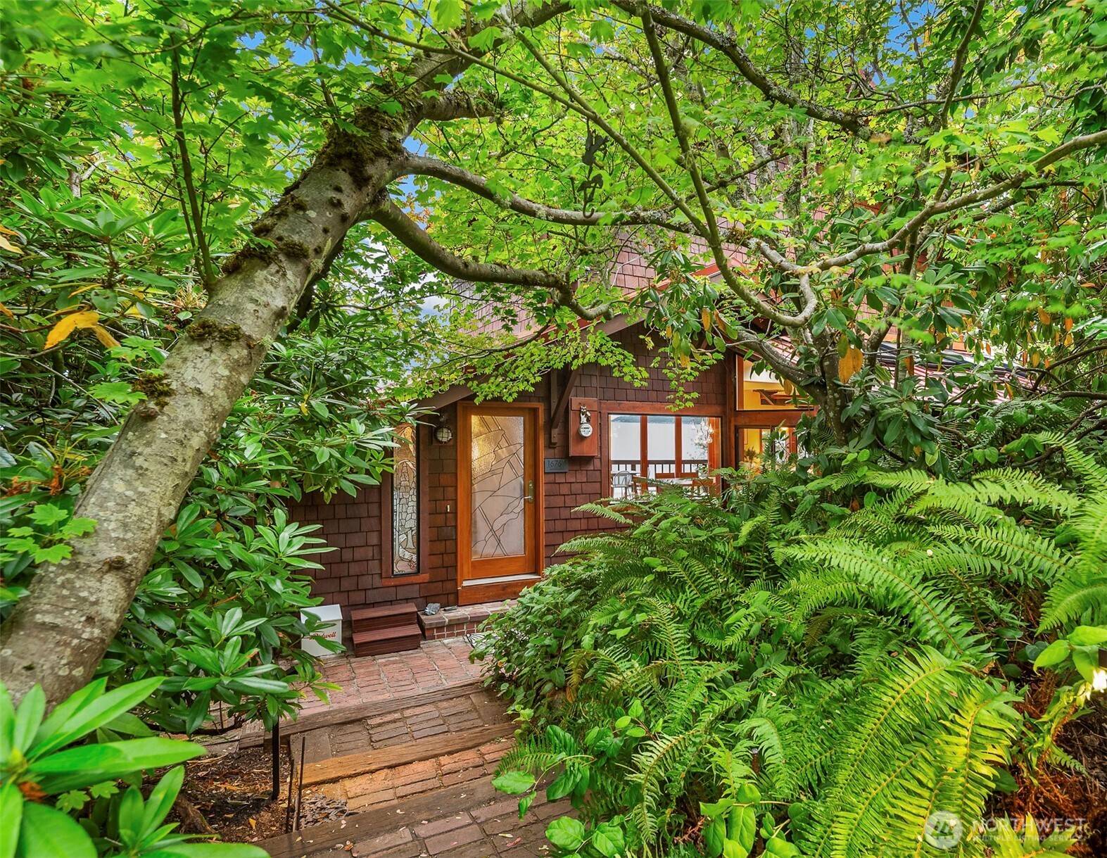 Seattle, WA 98166,16763 Maplewild AVE SW
