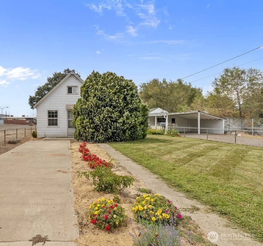 Yakima, WA 98901,1706 S 18th Street