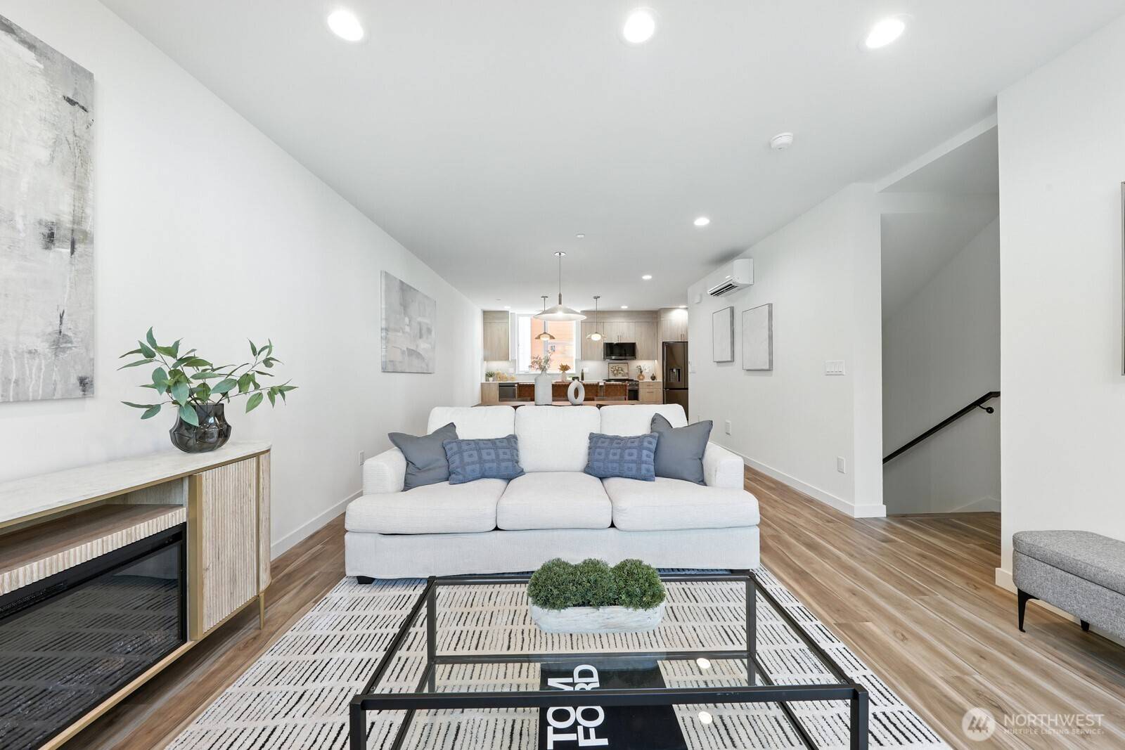 Seattle, WA 98117,9020 13th AVE NW #B