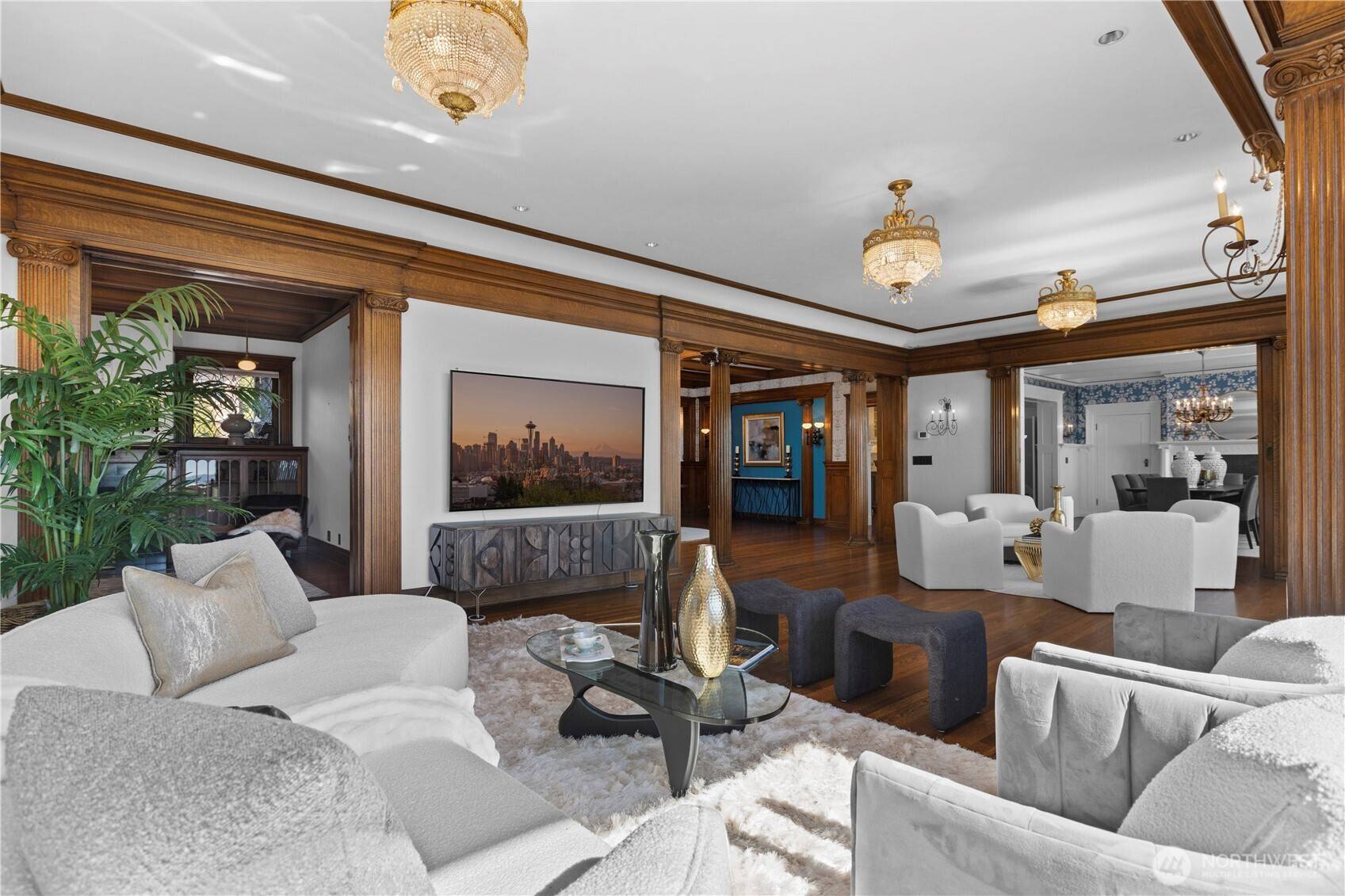 Seattle, WA 98119,421 W Highland DR