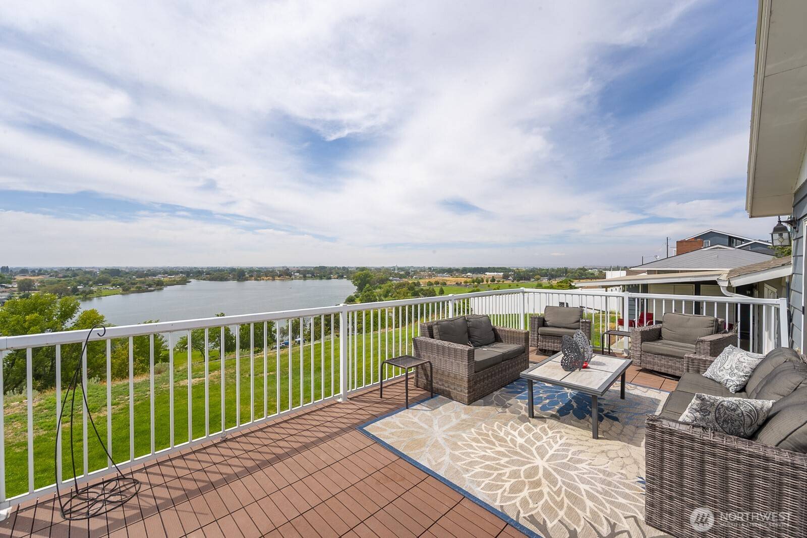 Moses Lake, WA 98837,634 N Crestview DR