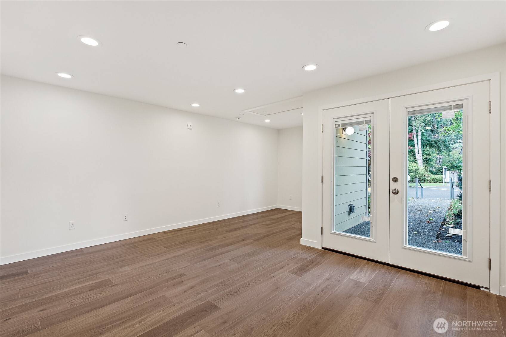 Redmond, WA 98052,6440 139th PL NE #2