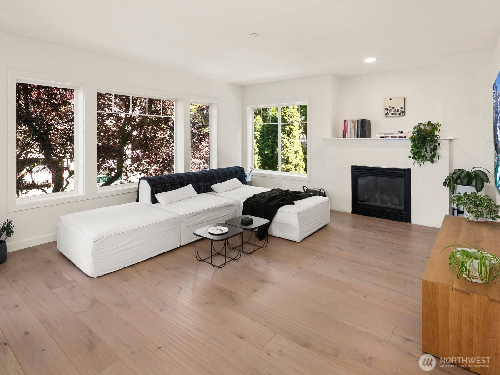 Seattle, WA 98102,1029 Belmont AVE E #305