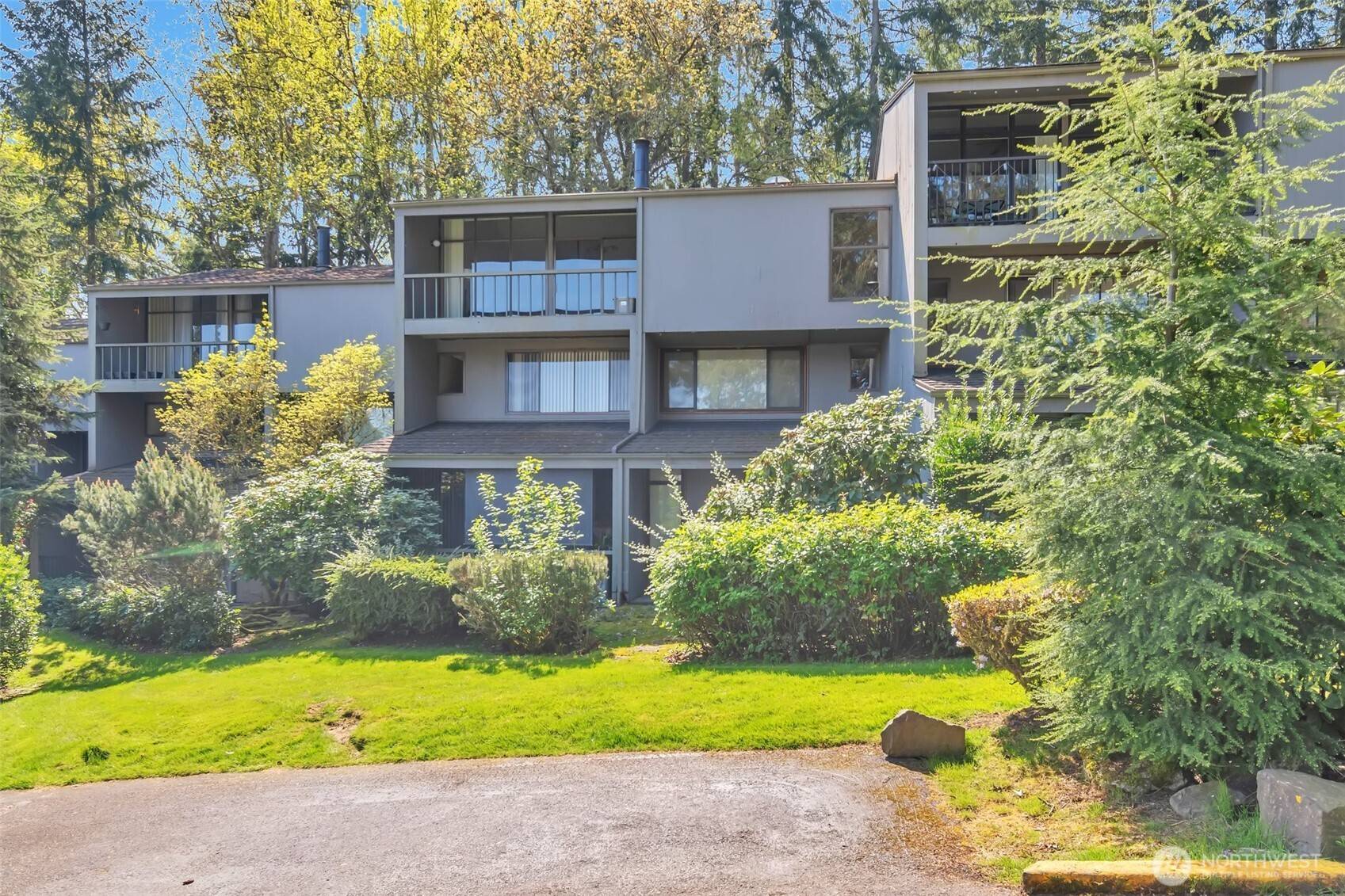Redmond, WA 98052,13932 NE 60th #155