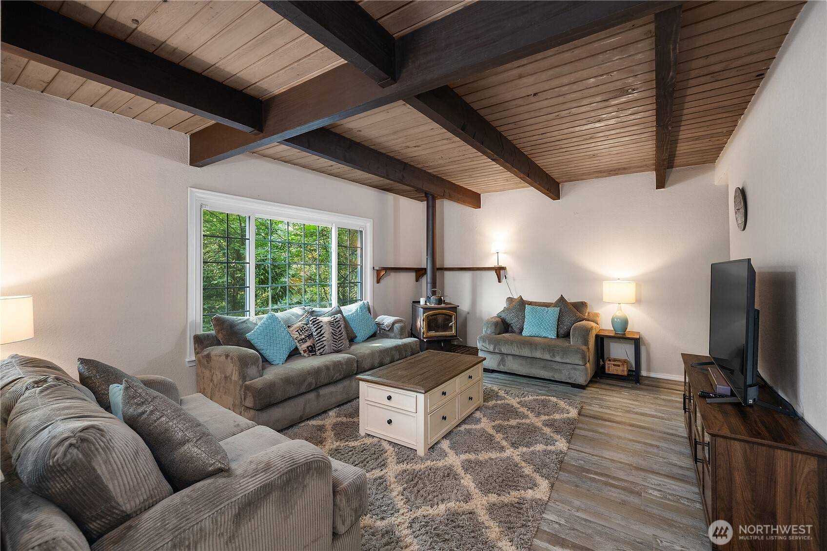 Lilliwaup, WA 98555,221 N Trail Head LOOP