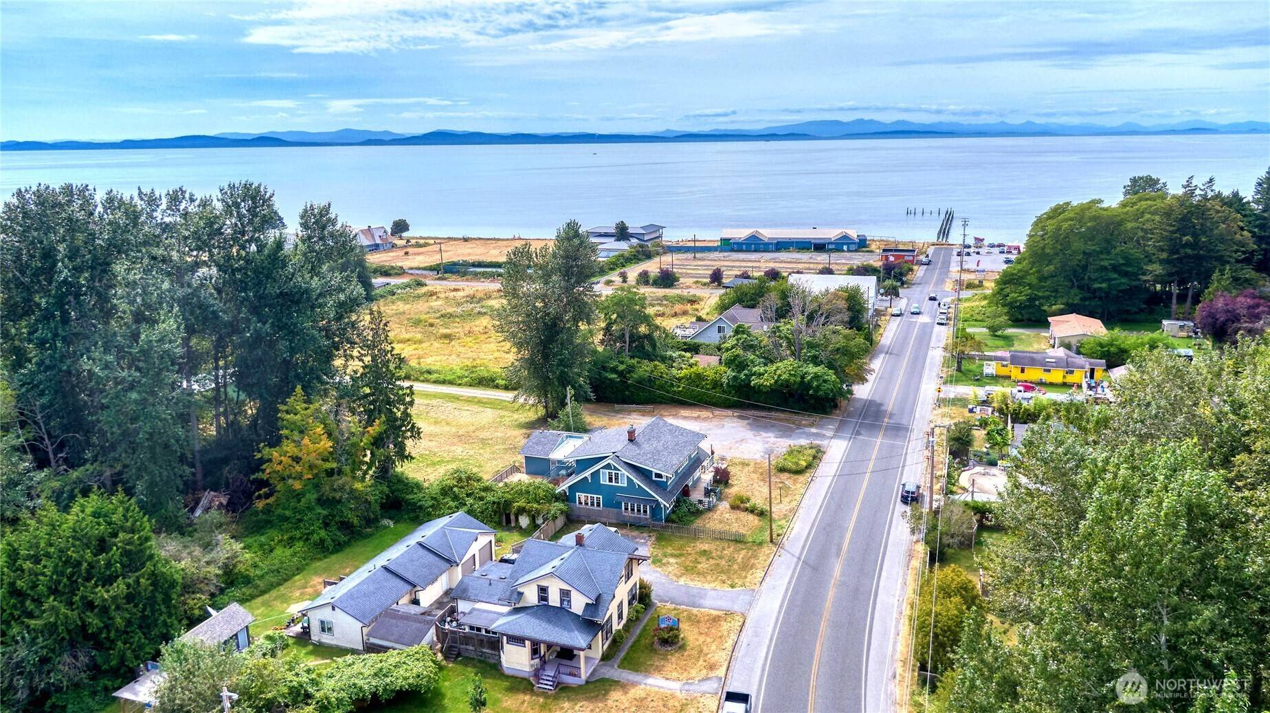 Point Roberts, WA 98281,1379 Gulf RD