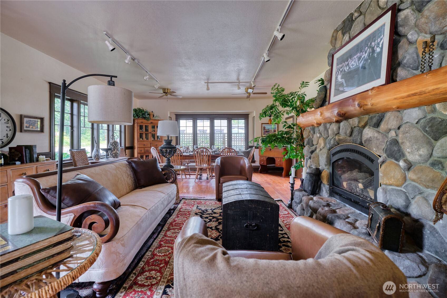 Point Roberts, WA 98281,1379 Gulf RD