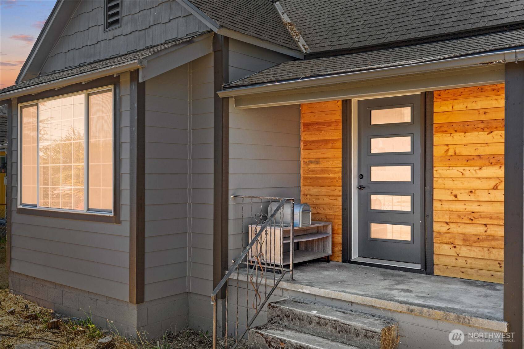 Tacoma, WA 98408,5424 S J ST