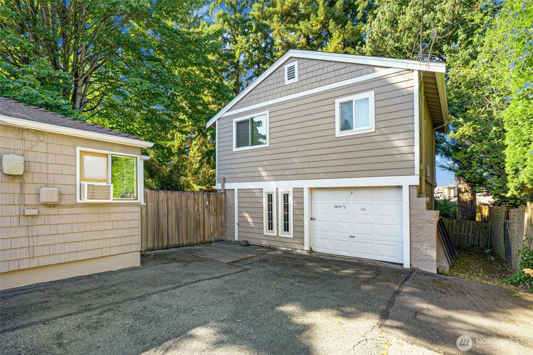 Brier, WA 98036,22010 Brier RD