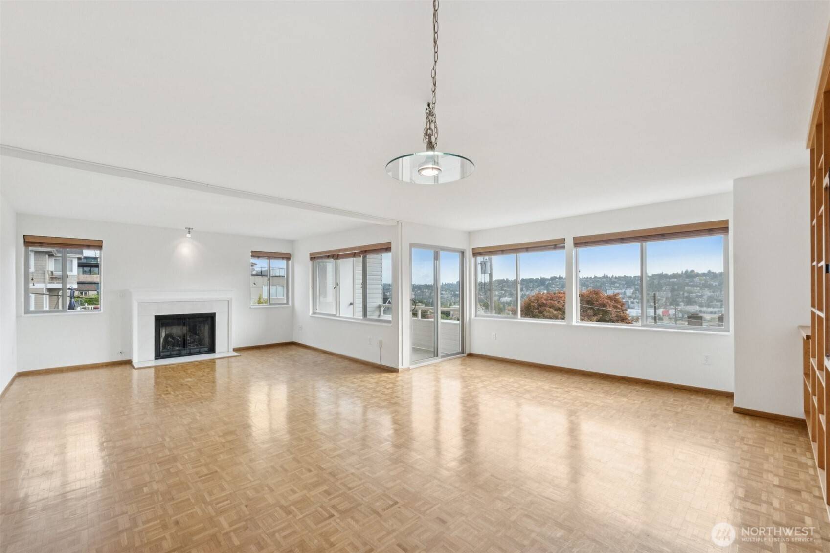 Seattle, WA 98199,1964 26th AVE W #203