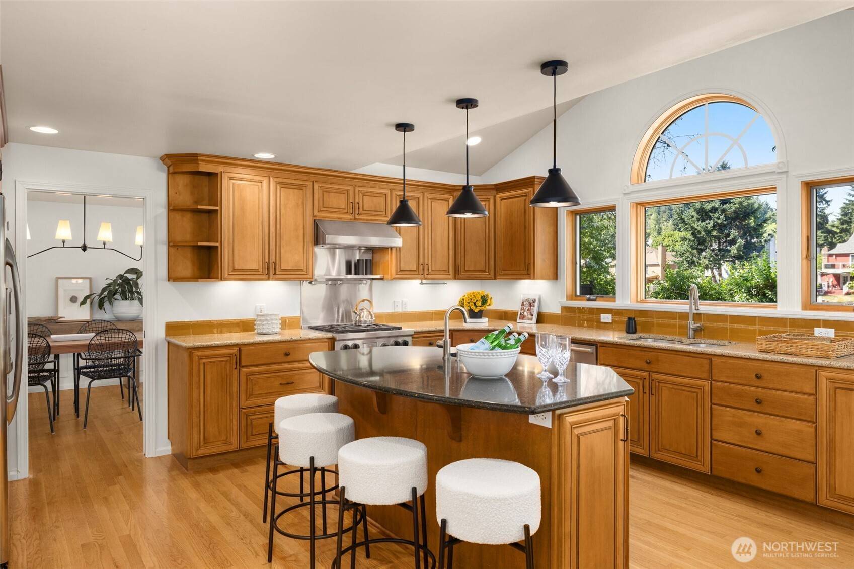 Bothell, WA 98011,11216 E Riverside DR
