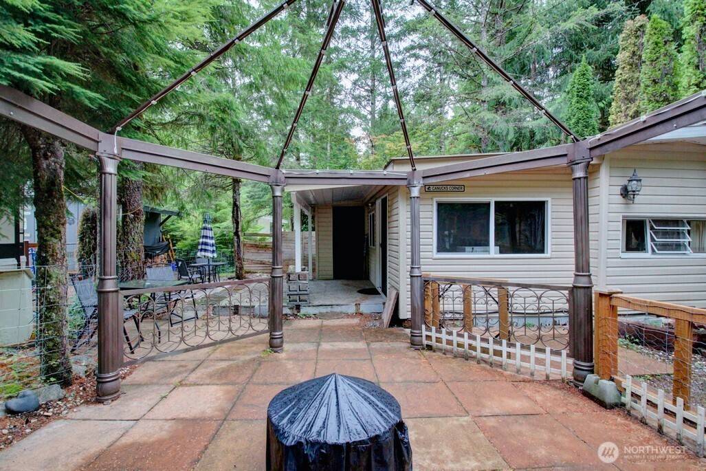 Deming, WA 98244,32 4 Branch CIR