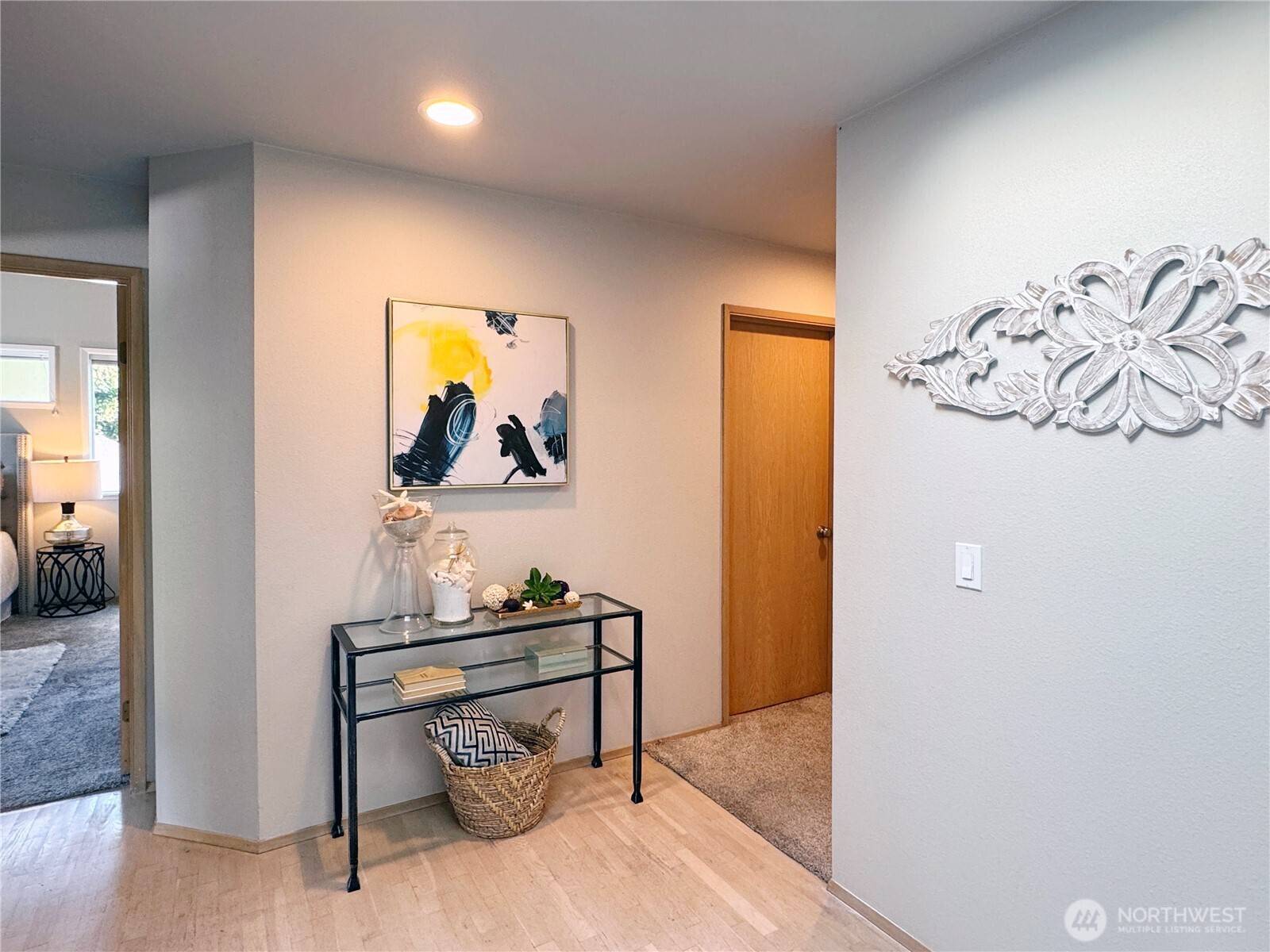 Kirkland, WA 98033,10834 NE 68th ST #B5