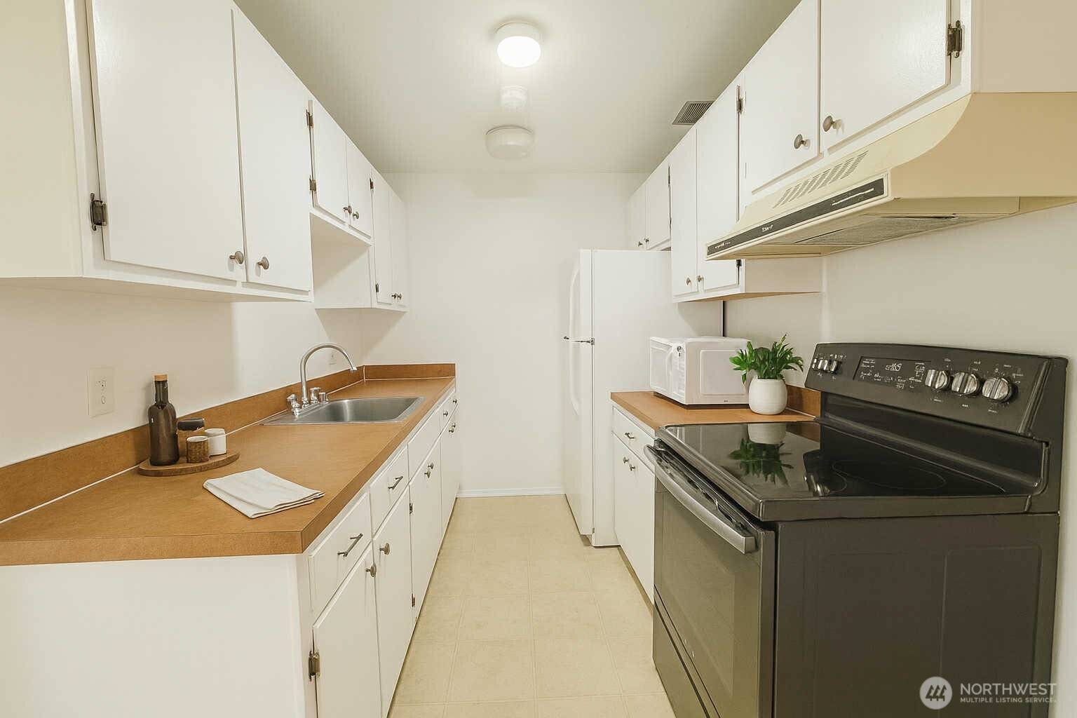 Burien, WA 98148,318 S 174th PL #K