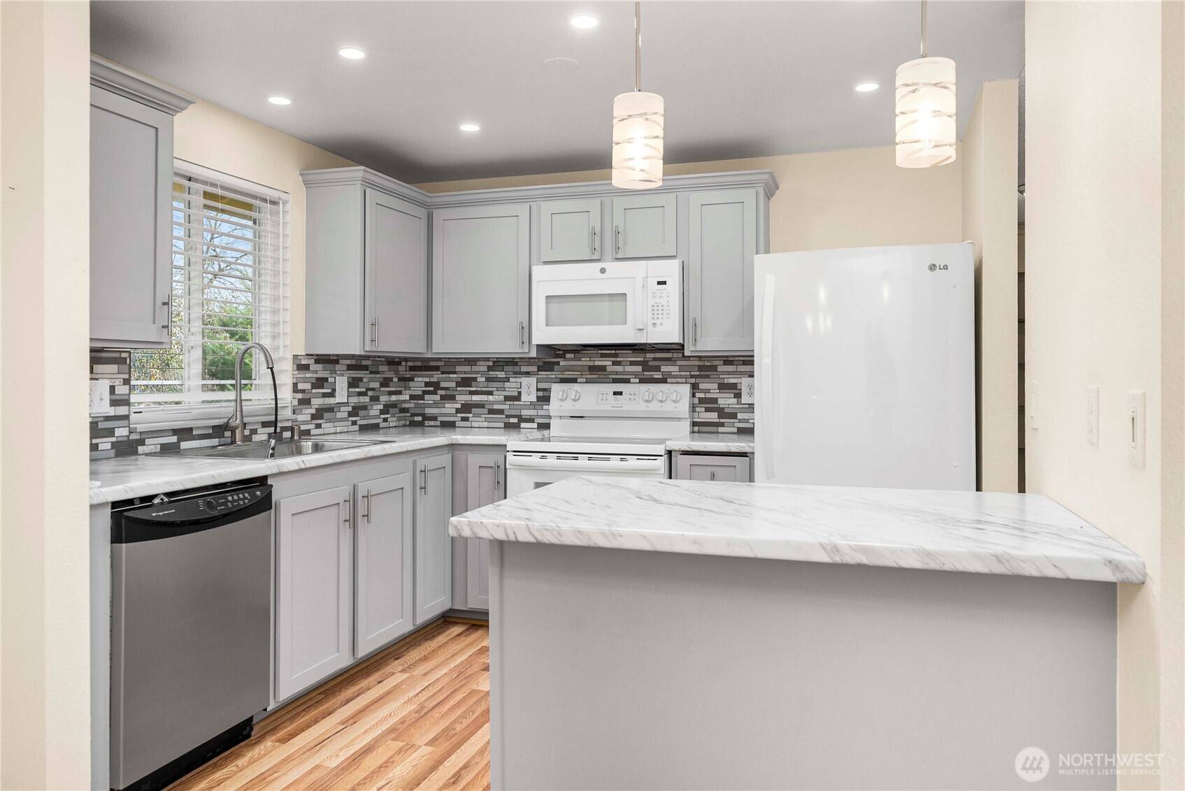 Kent, WA 98031,12632 SE 211th CT