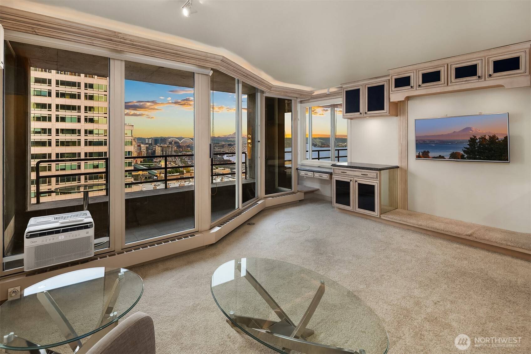 Seattle, WA 98121,2125 1st AVE #1205