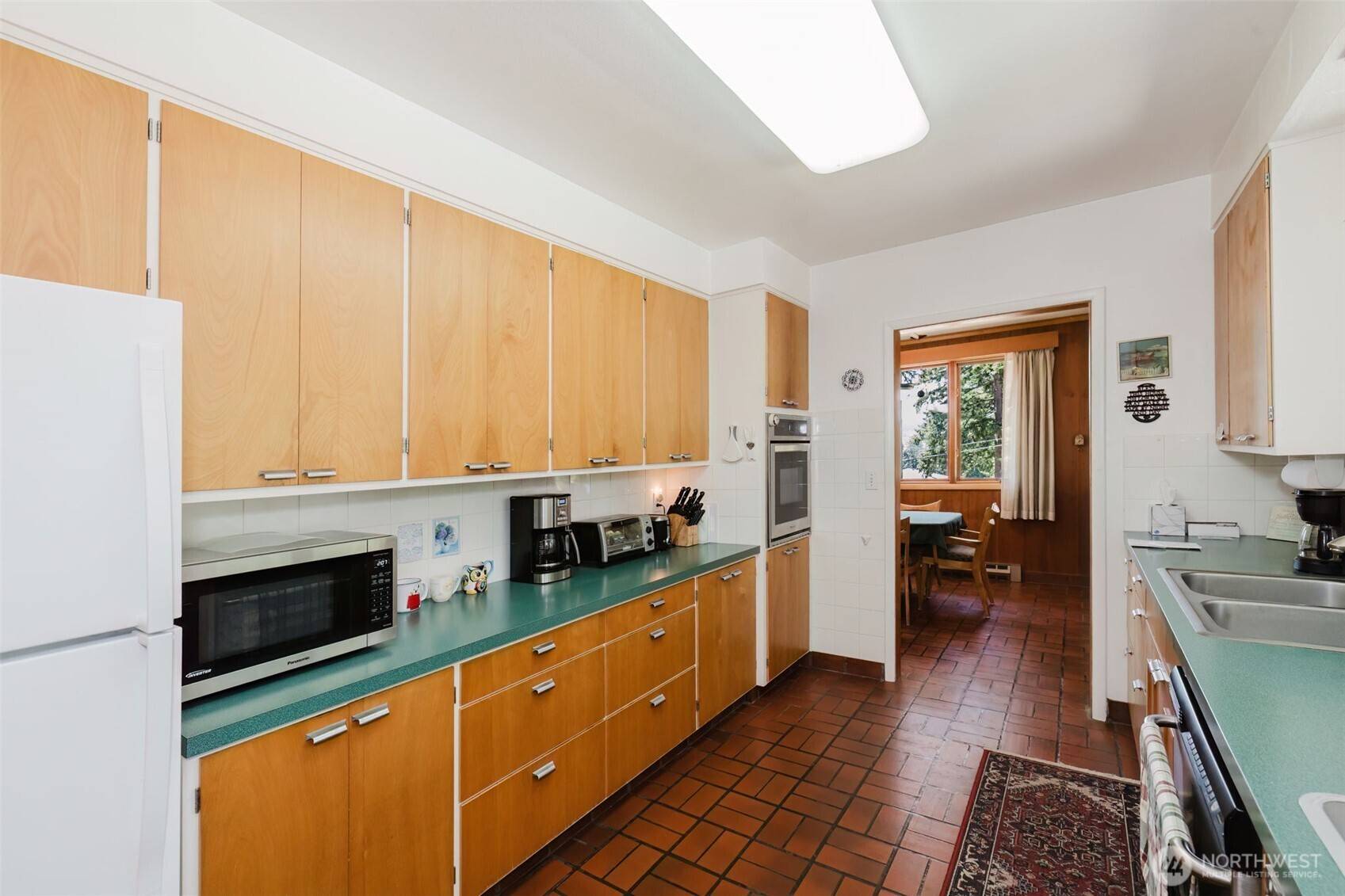 Silverdale, WA 98383,9428 Tracyton BLVD NW