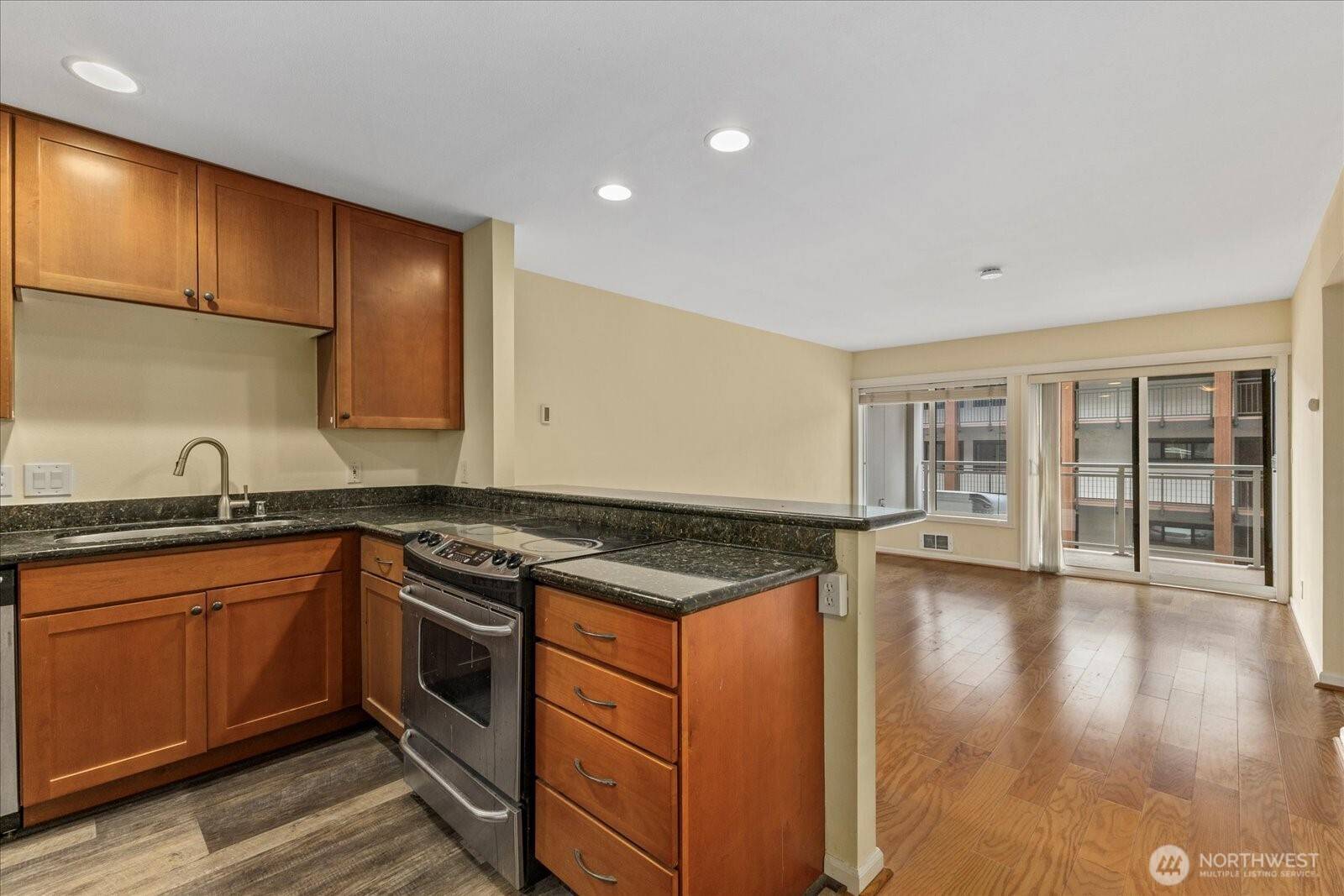 Bellevue, WA 98004,130 105th AVE SE #108