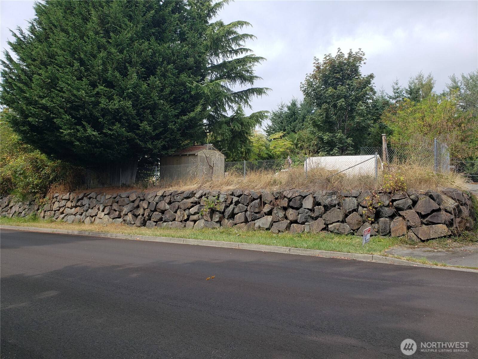 Renton, WA 98059,6570 SE 2nd PL