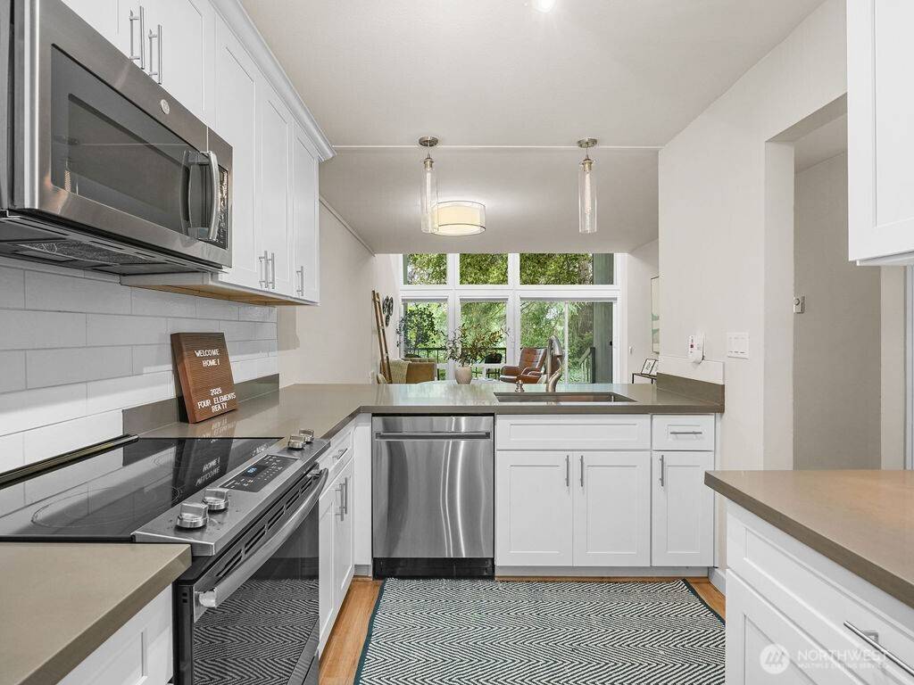 Redmond, WA 98052,6525 139th PL NE #39