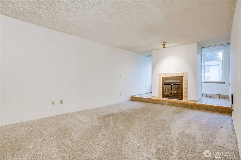 Seattle, WA 98133,13717 Linden AVE N #208