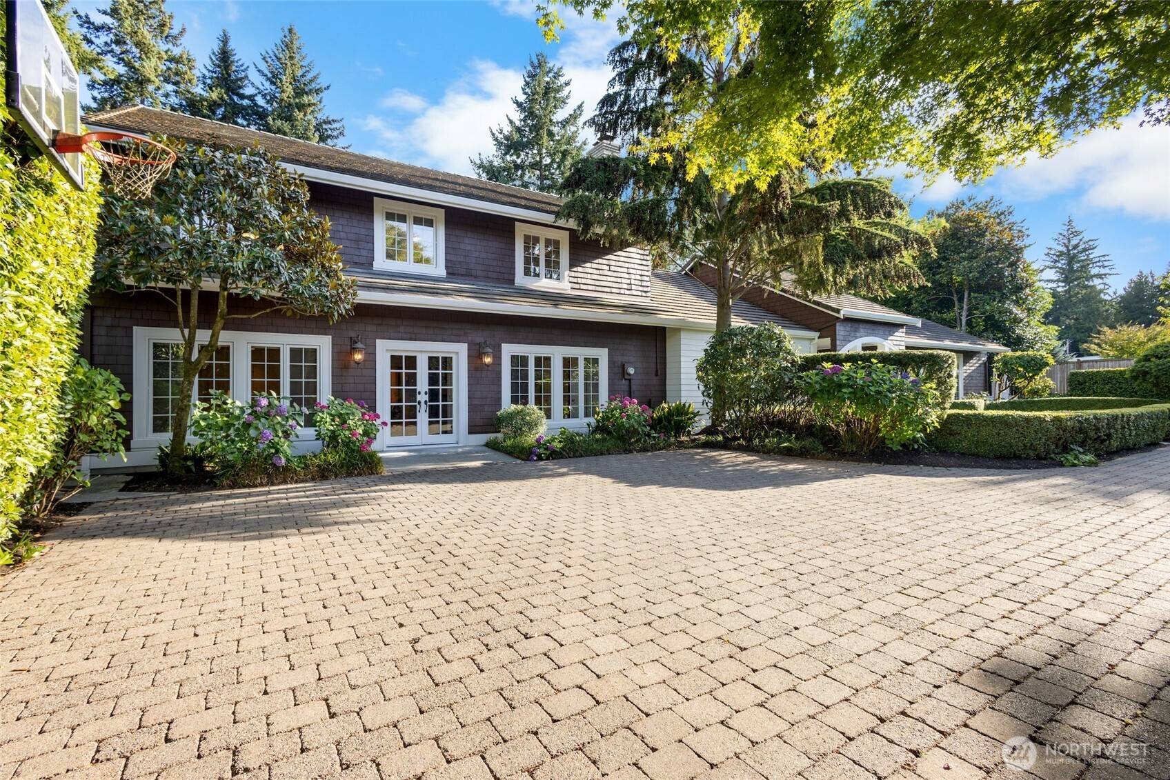 Medina, WA 98039,7641 NE 12th ST