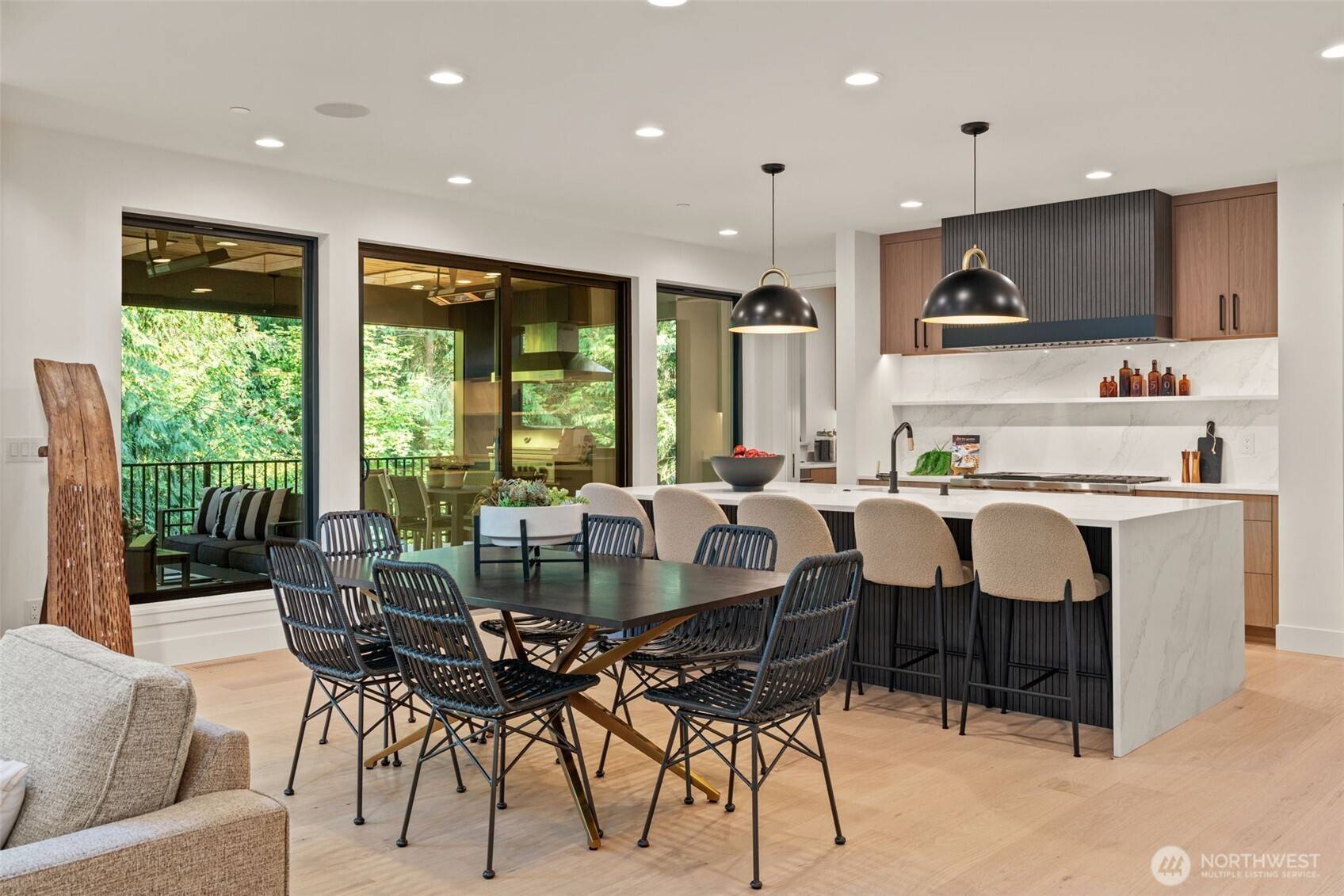 Bellevue, WA 98004,10648 Woodhaven LN