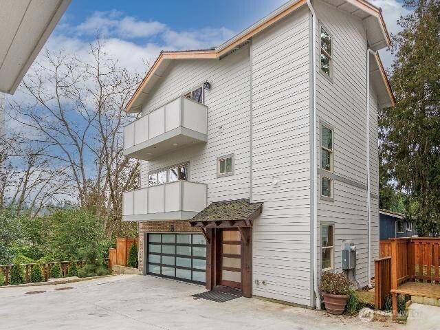 Seattle, WA 98125,13716 30 AVE NE #B