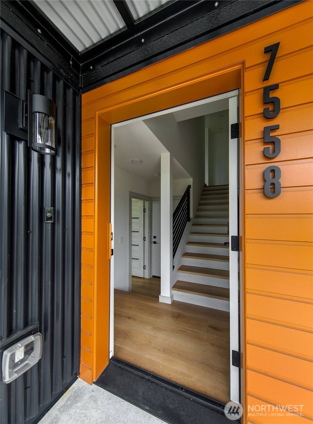 Seattle, WA 98118,7558 43rd AVE S