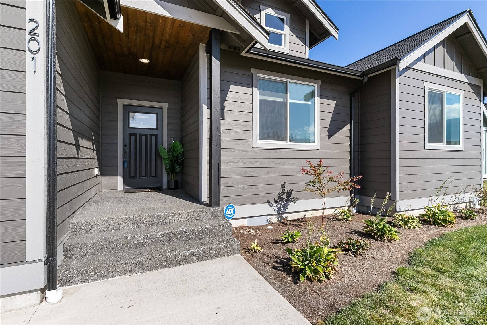 Nooksack, WA 98276,201 Brentwood DR