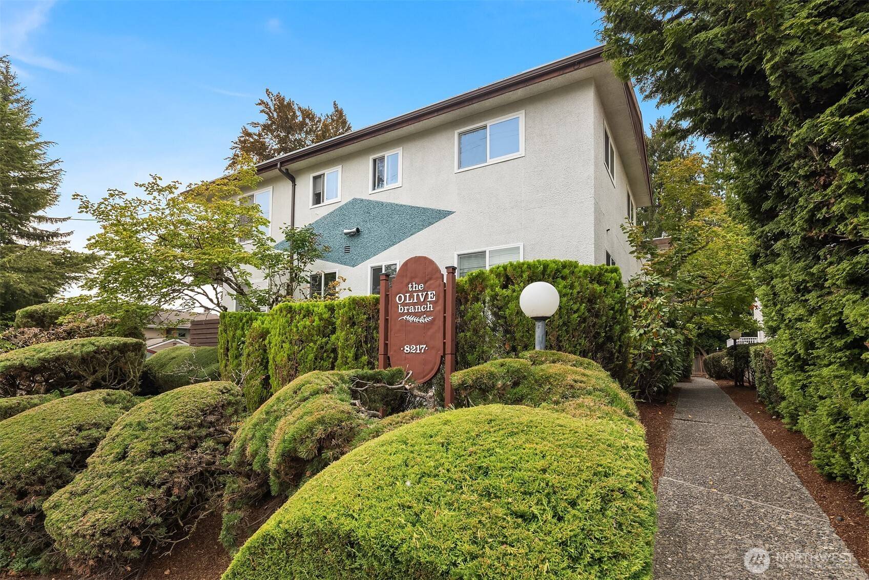 Seattle, WA 98115,8217 5th AVE NE #103