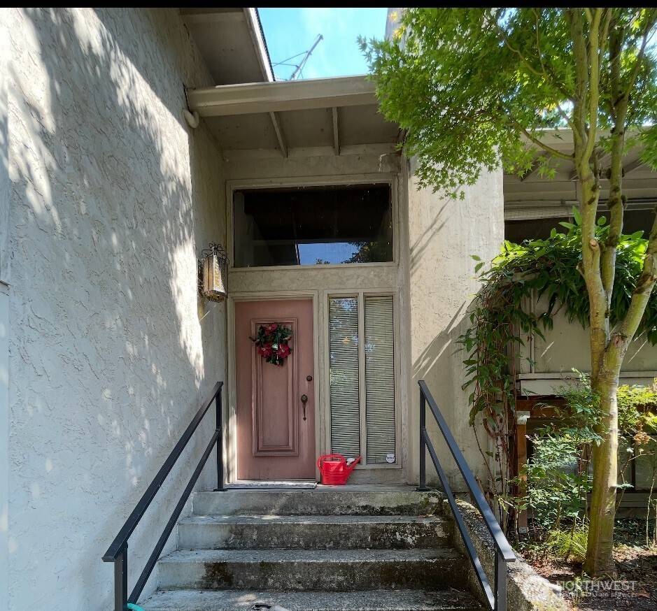 Mercer Island, WA 98040,6560 W Mercer WAY