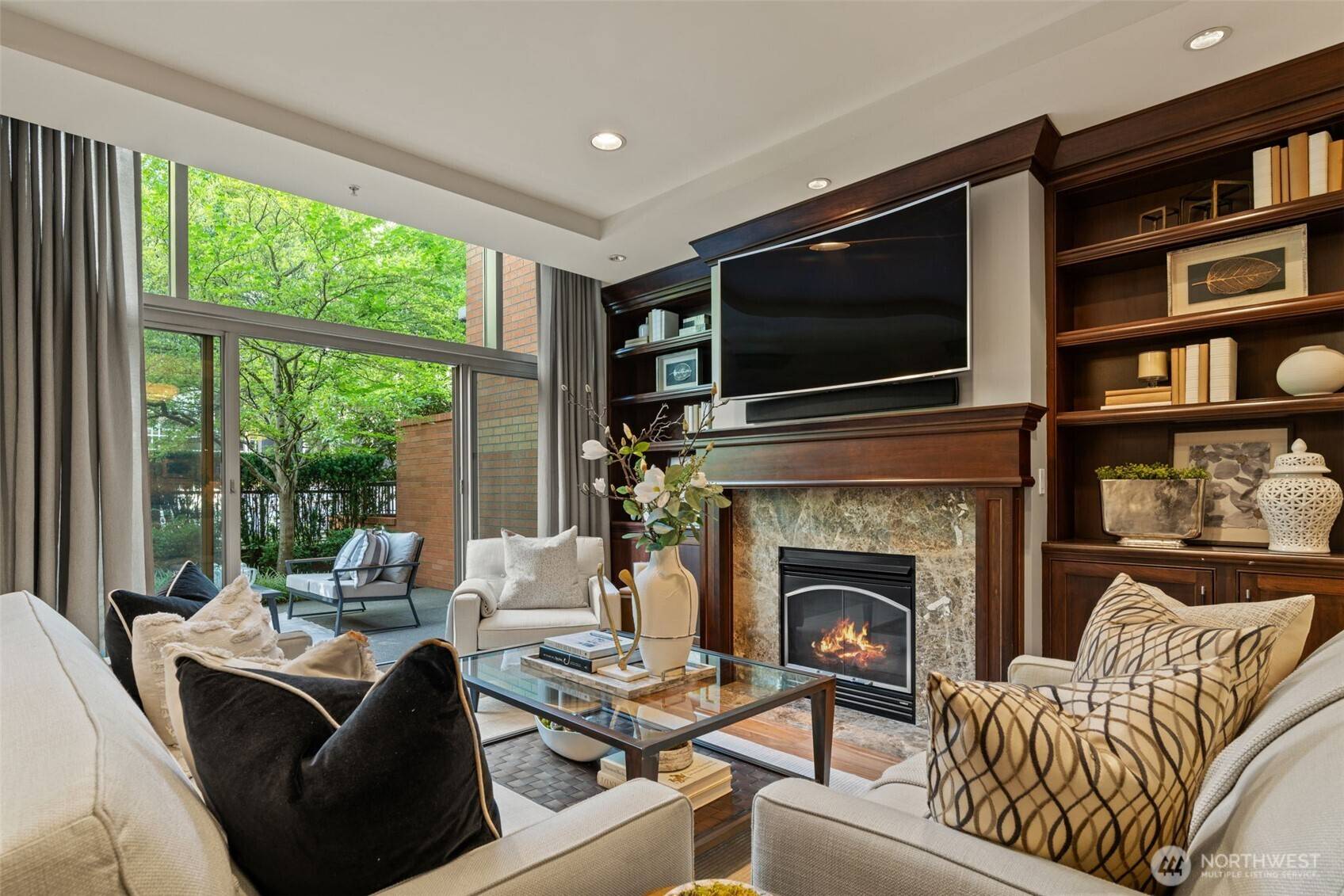 Bellevue, WA 98004,10616 NE 9th PL #TH4