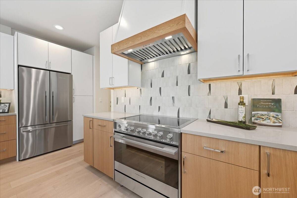 Seattle, WA 98125,13047 39th AVE NE #A