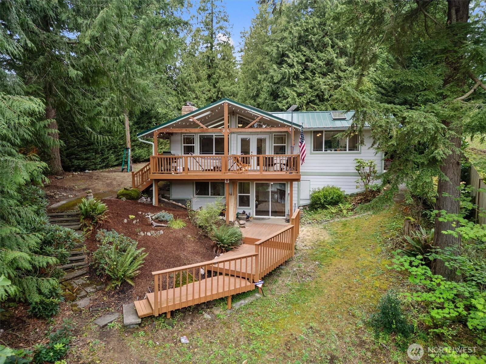 Enumclaw, WA 98022,37203 W Lake Walker