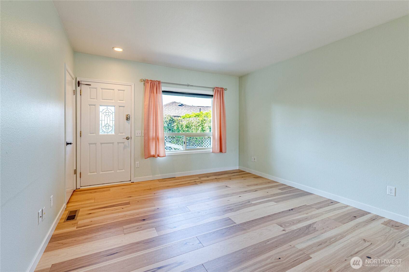 Port Angeles, WA 98362,618 E Whidby AVE