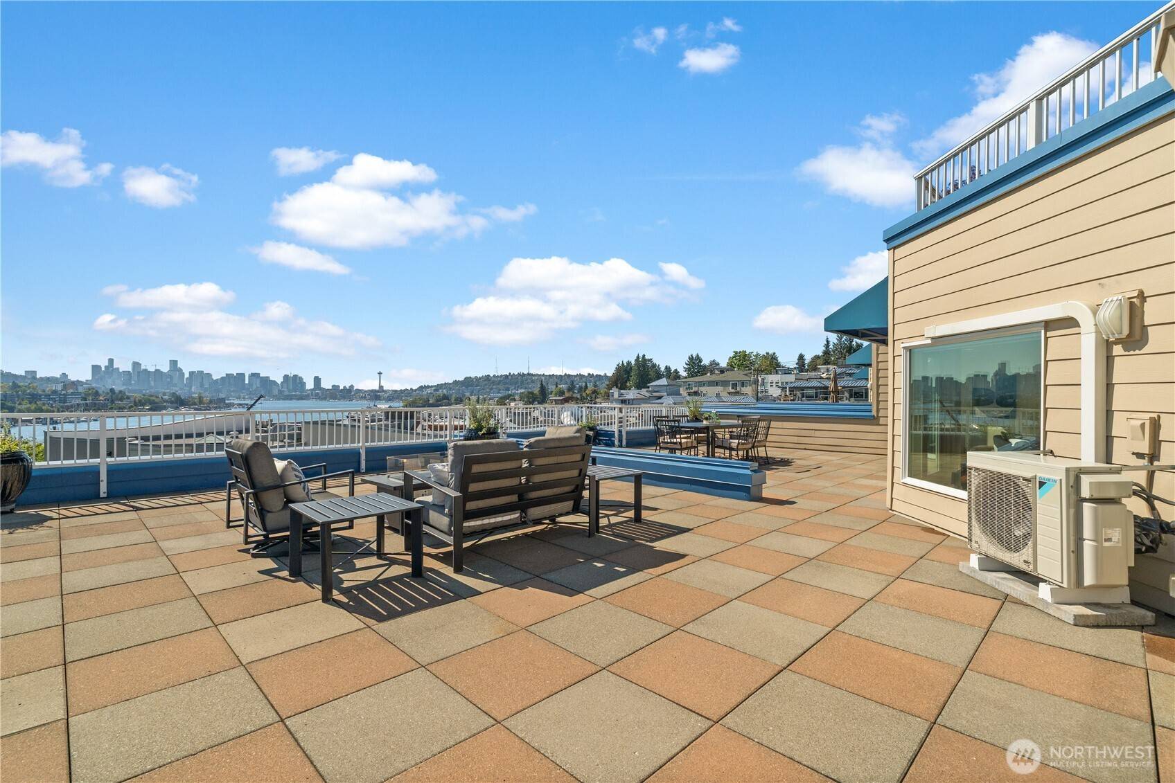 Seattle, WA 98105,3919 Latona AVE NE #305